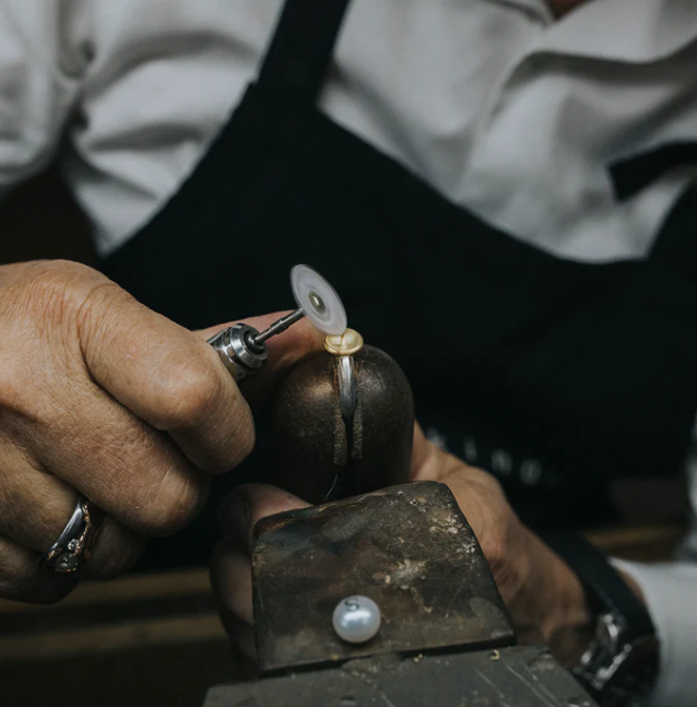 حرفية مجوهرات رافيناتو